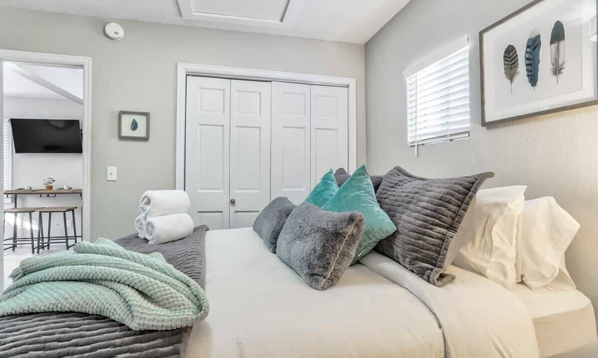 Photo of Bedroom in Manitou Springs Historic District