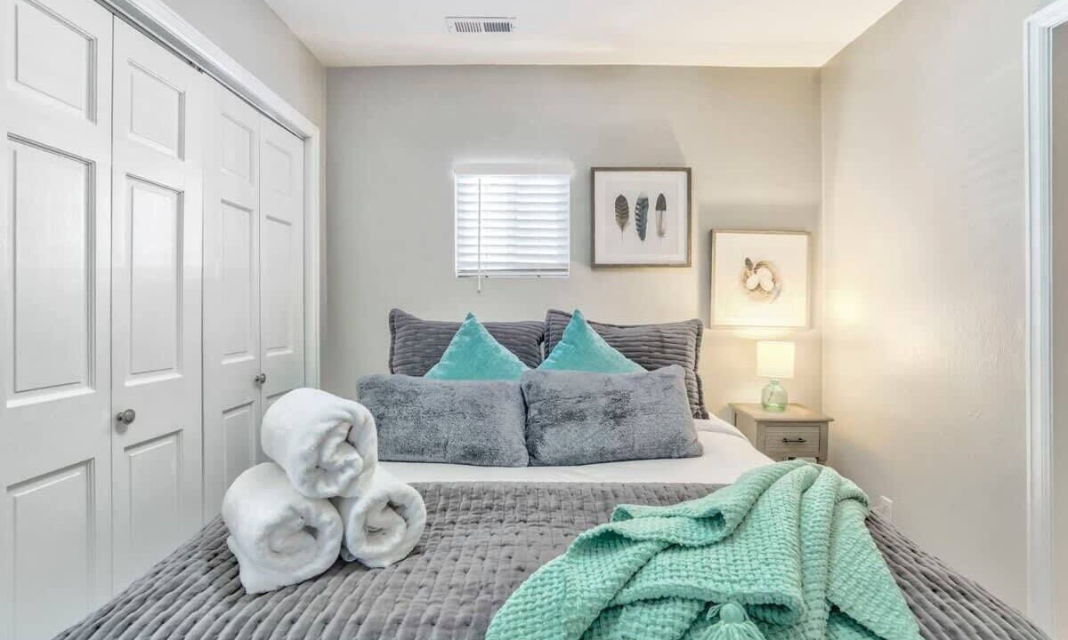 Photo of Bedroom in Manitou Springs Historic District