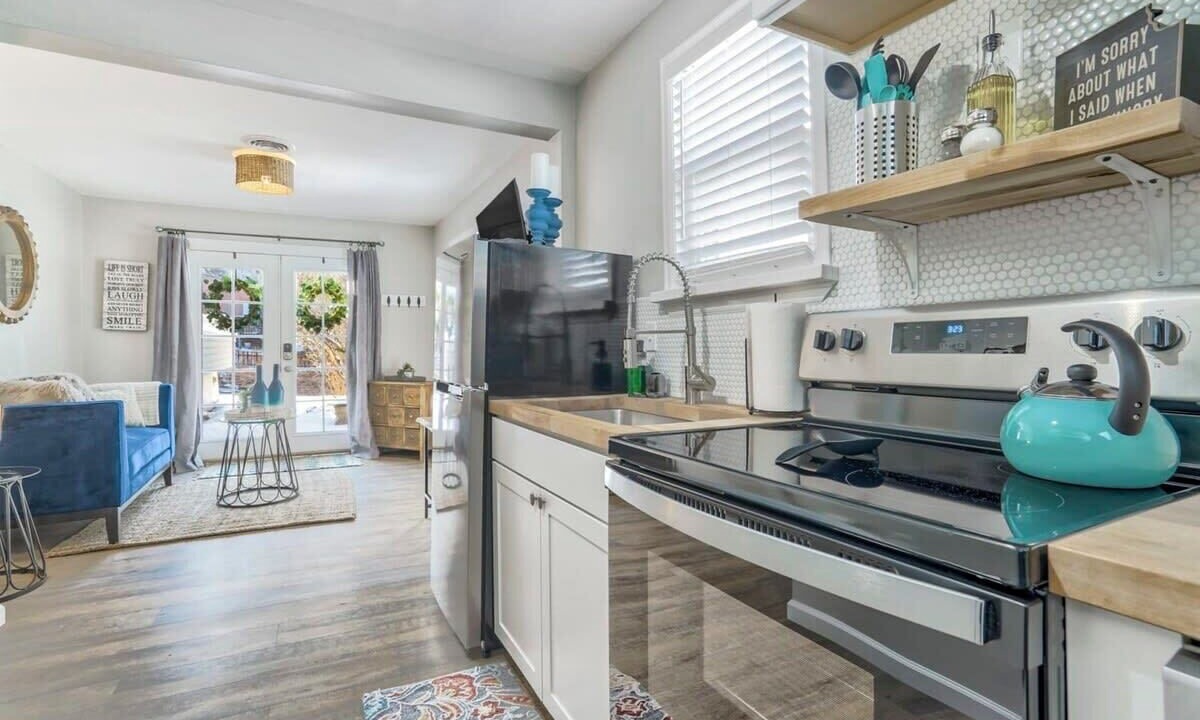 Photo of Kitchen in Manitou Springs Historic District