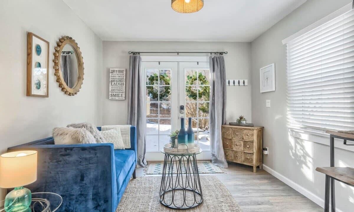 Photo of Livingroom in Manitou Springs Historic District