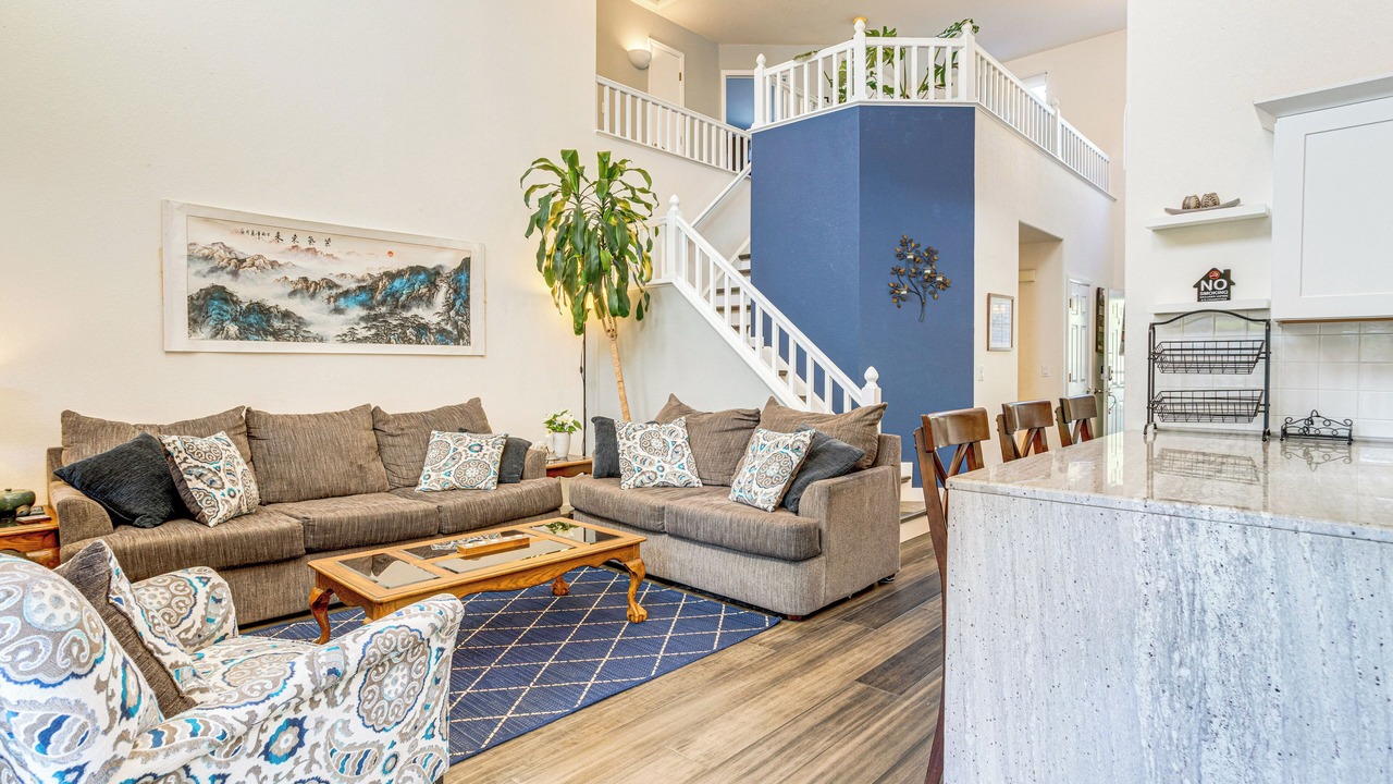 Photo of Livingroom in Prides Crossing