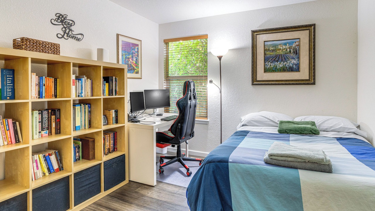 Photo of Bedroom in Prides Crossing