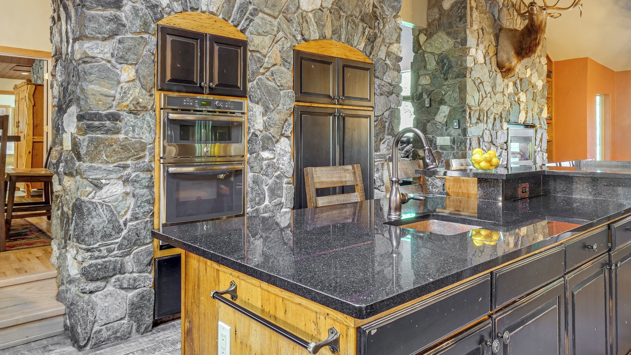 Photo of Kitchen in Warrior's Mark West