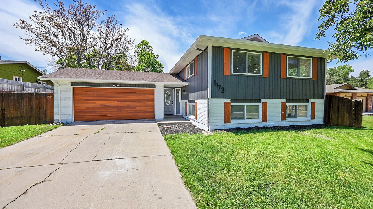 Photo of Outdoor in Applewood West