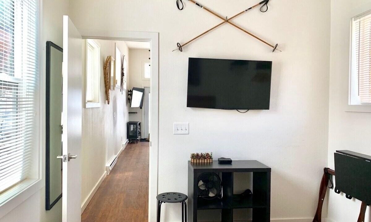Photo of Bedroom in Idaho Springs