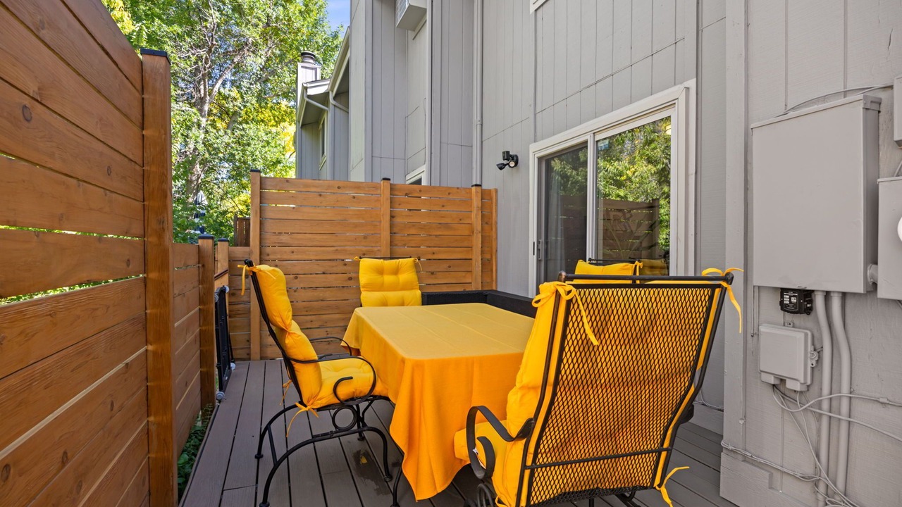 Photo of Outdoor in Glenwood Grove - North Iris