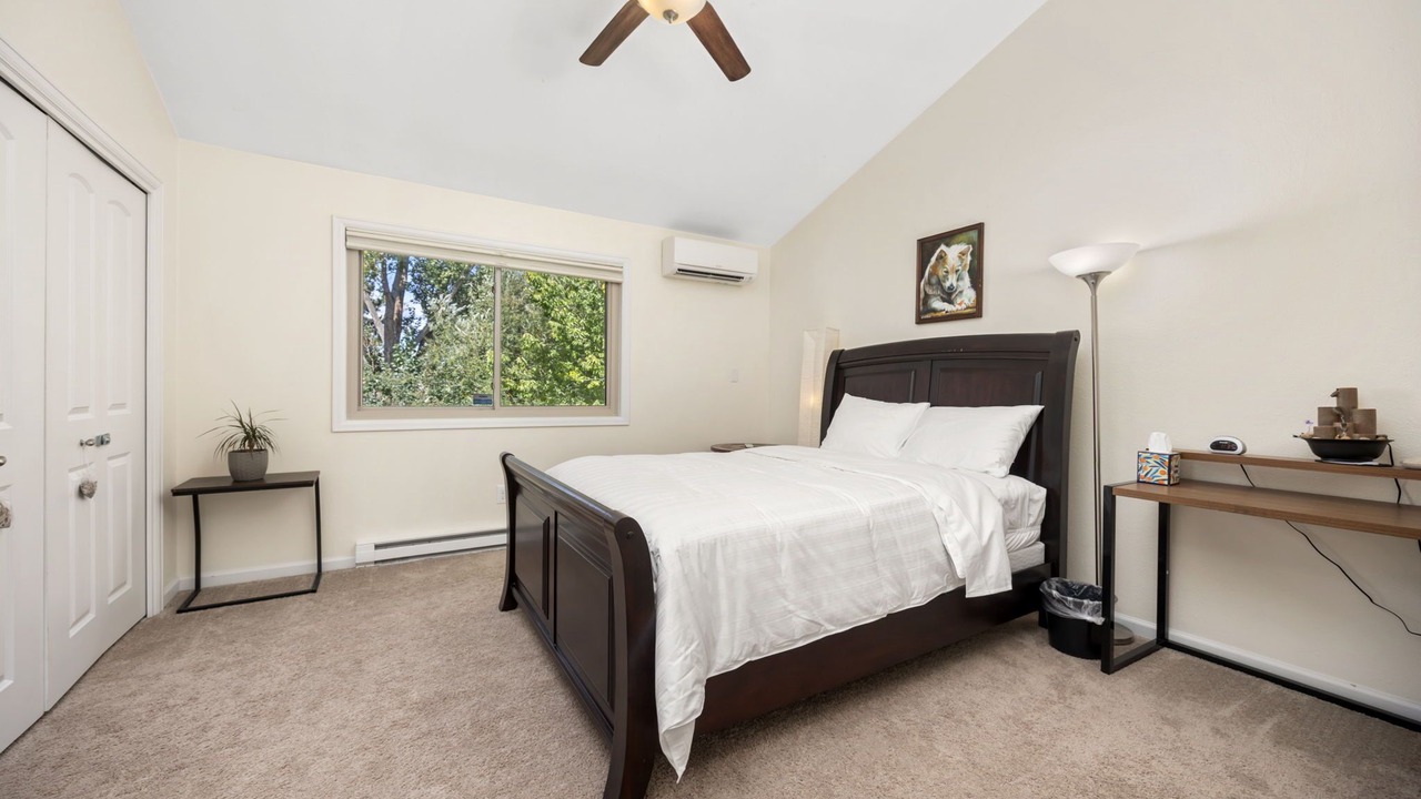 Photo of Bedroom in Glenwood Grove - North Iris
