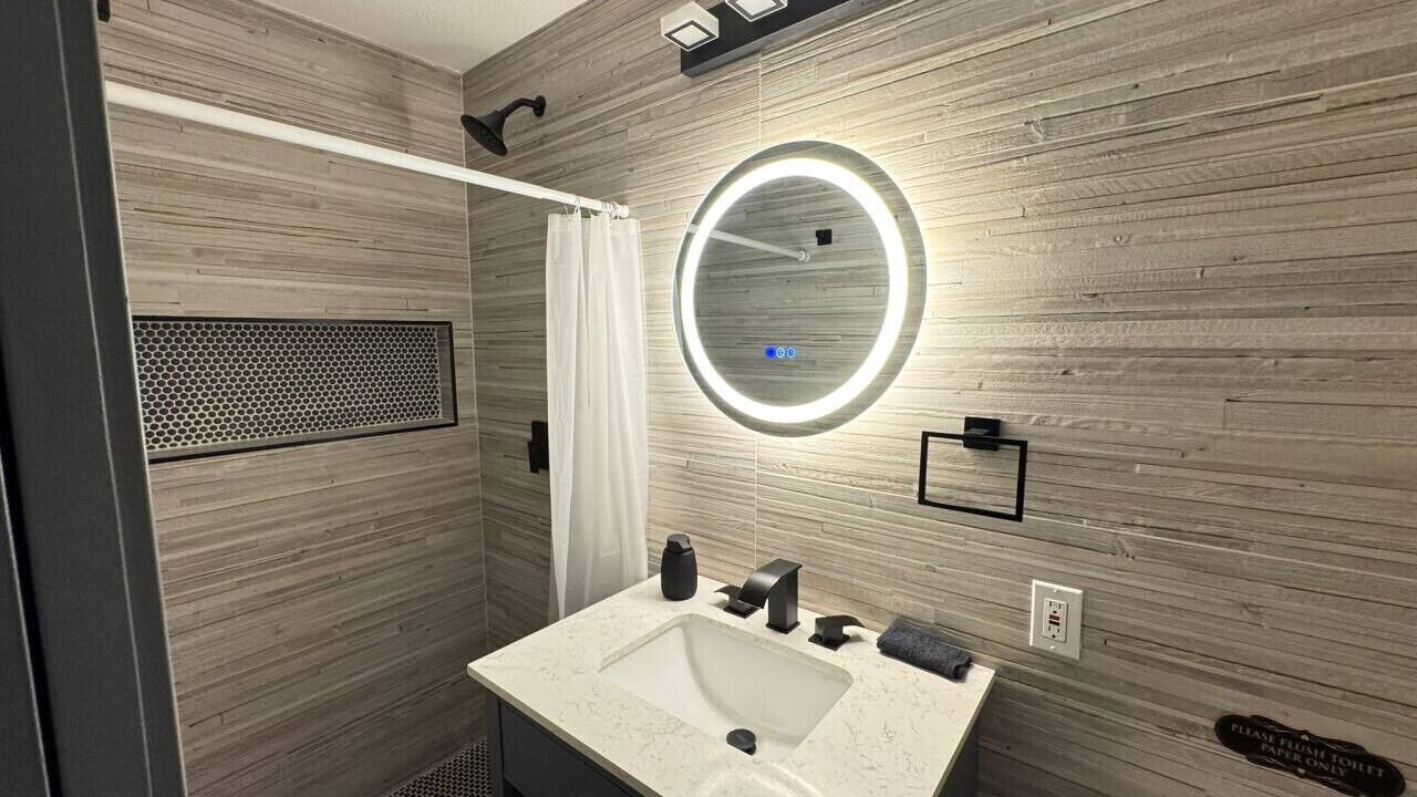 Photo of Bathroom in Barnum West