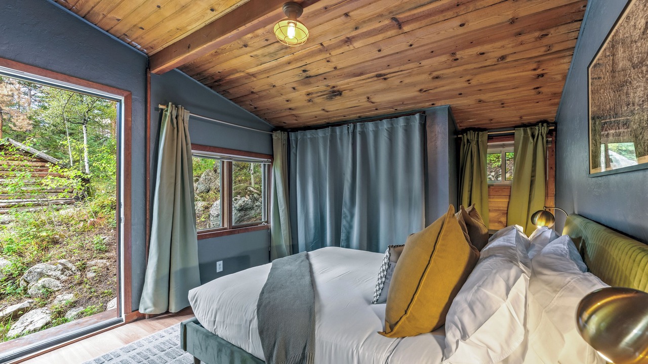 Photo of Bedroom in Jamestown