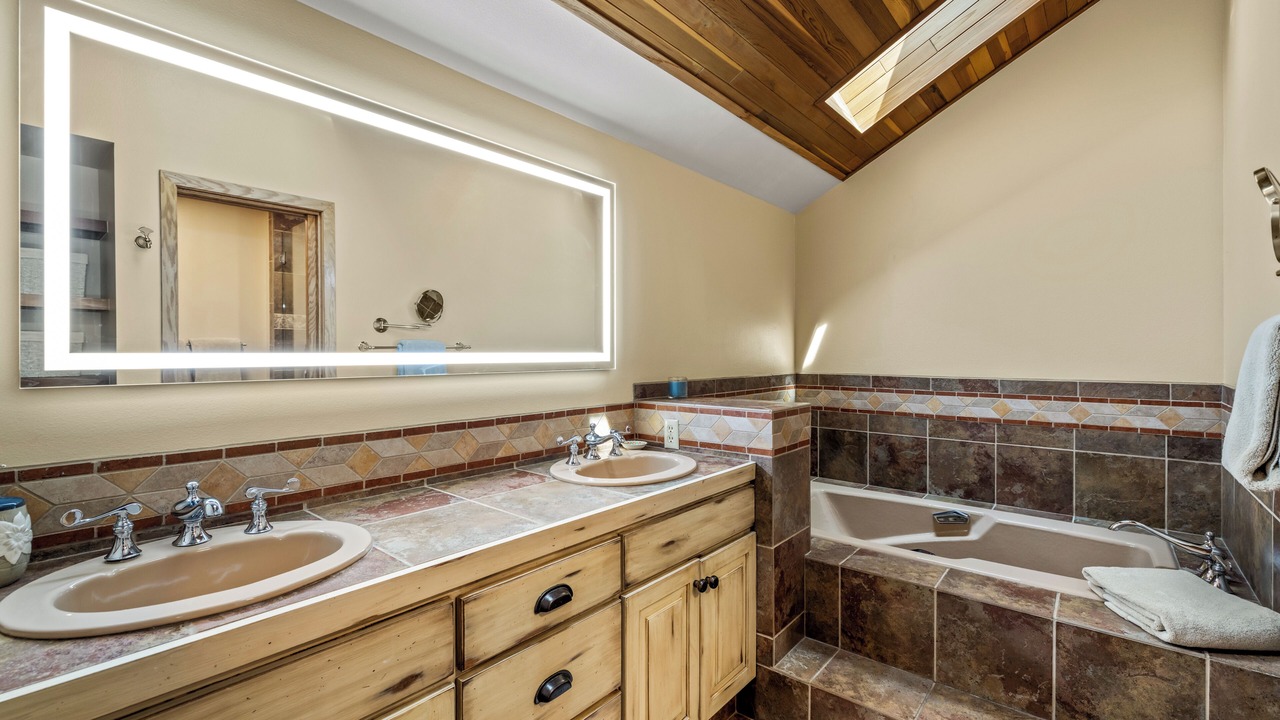Photo of Bathroom in Fairway Meadows