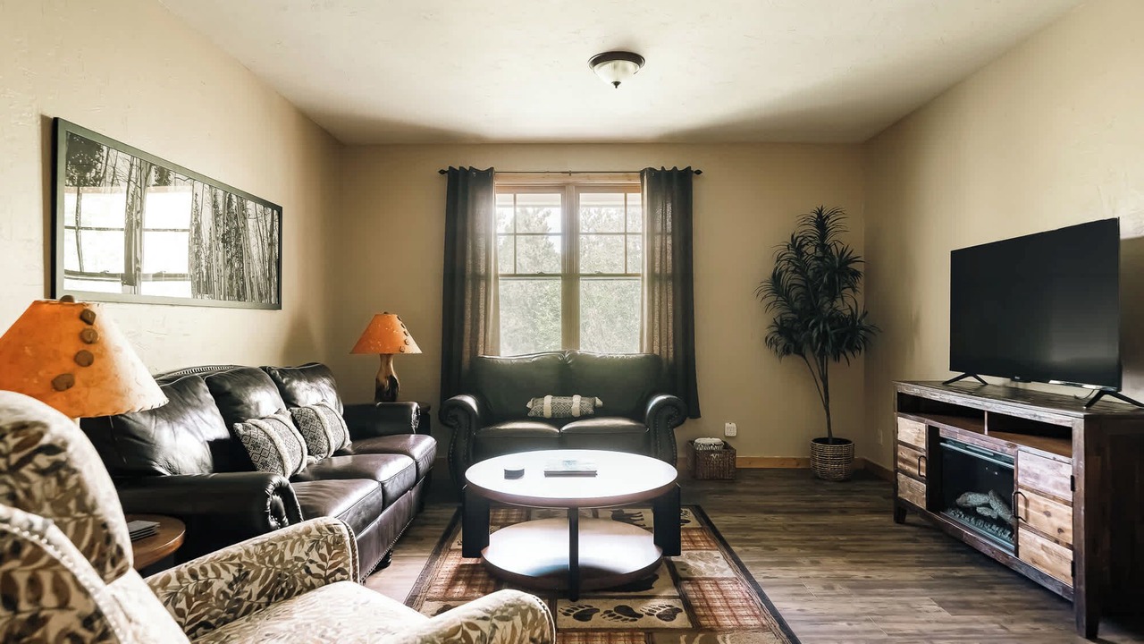Photo of Livingroom in Three Peaks