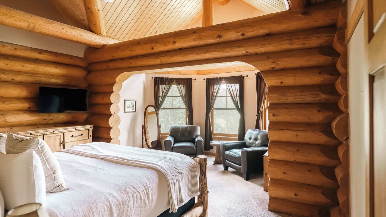 Photo of Bedroom in Three Peaks