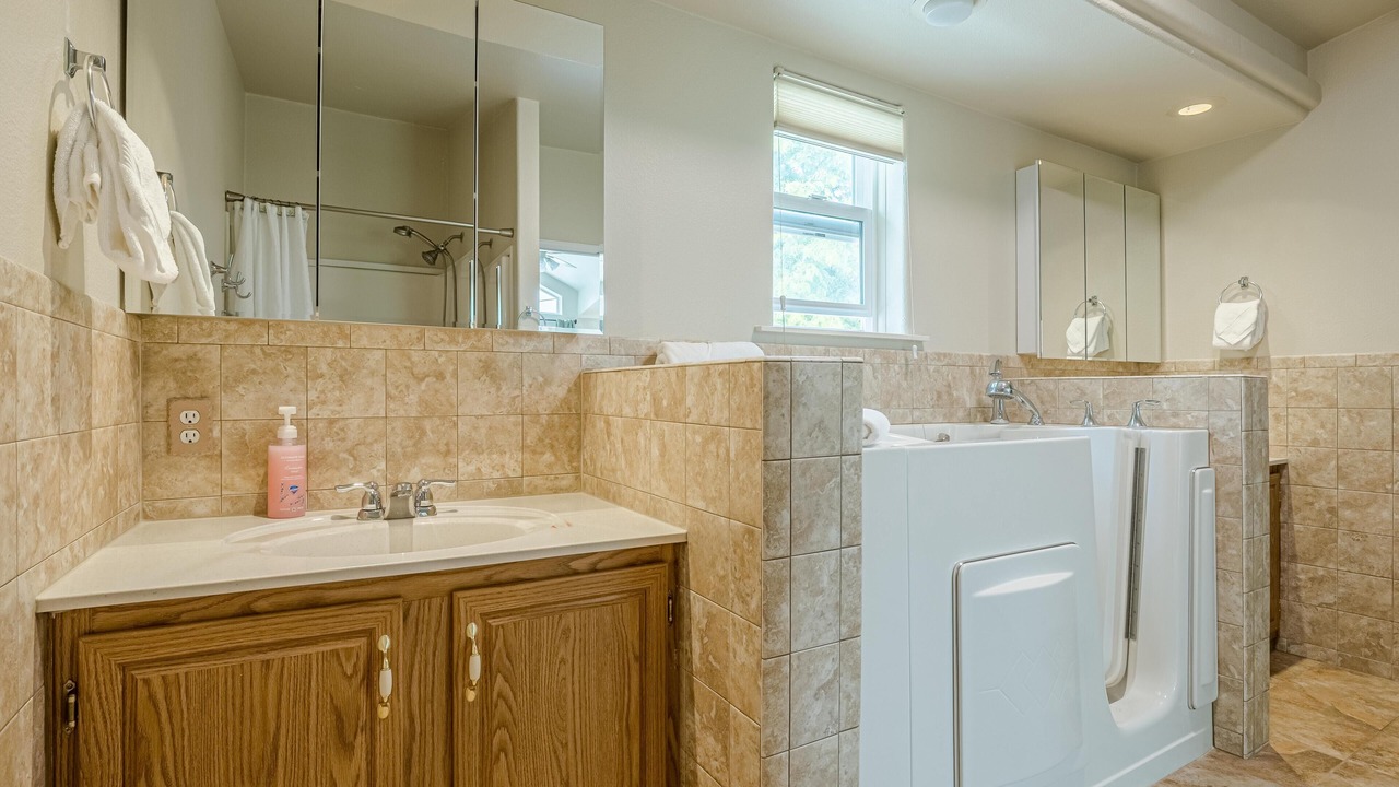 Photo of Bathroom in Loma