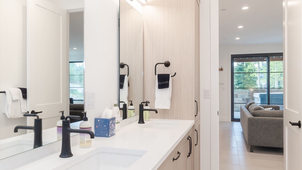 Photo of Bathroom in Rendezvous