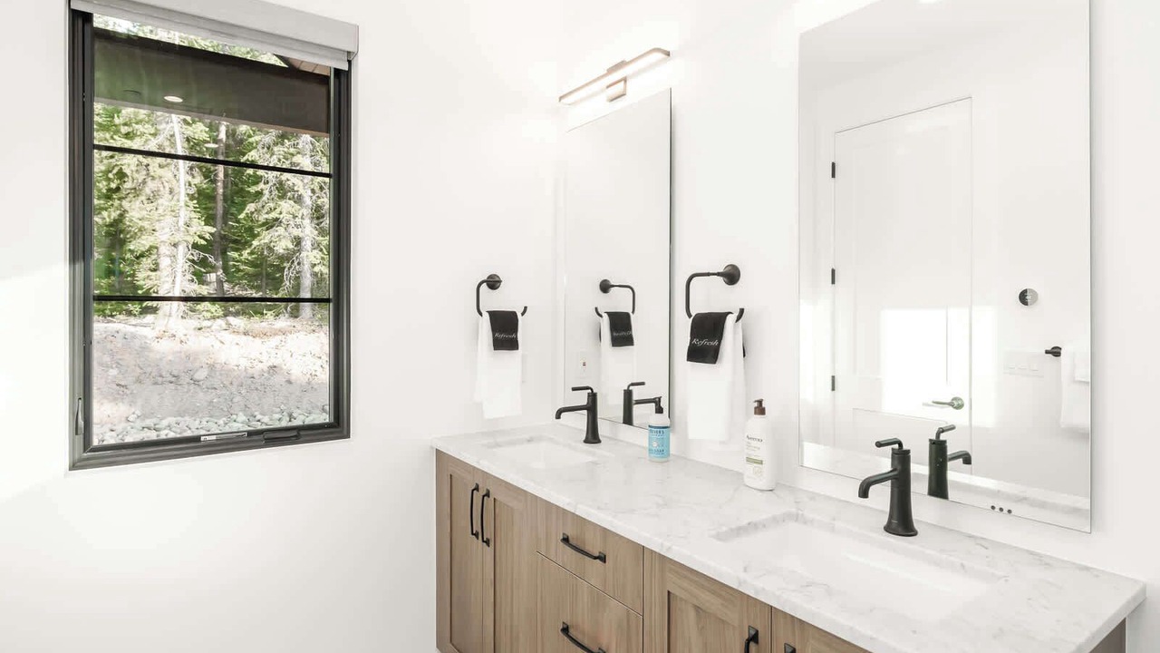 Photo of Bathroom in Rendezvous