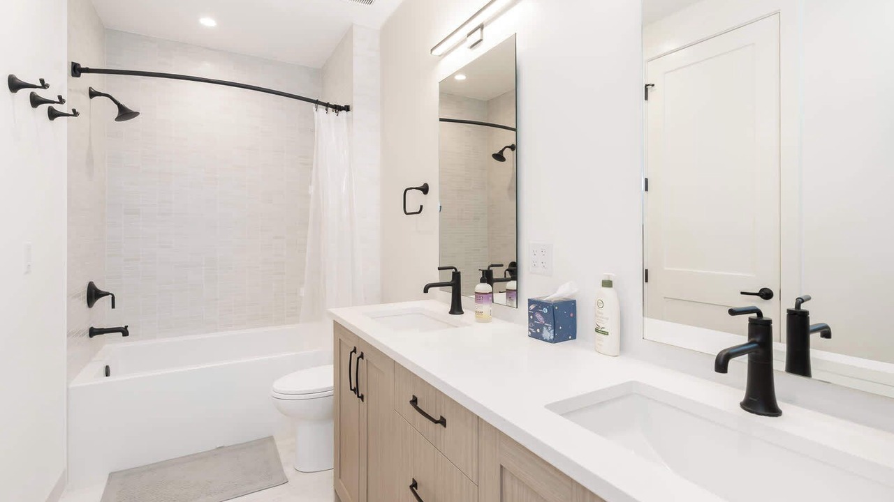Photo of Bathroom in Rendezvous