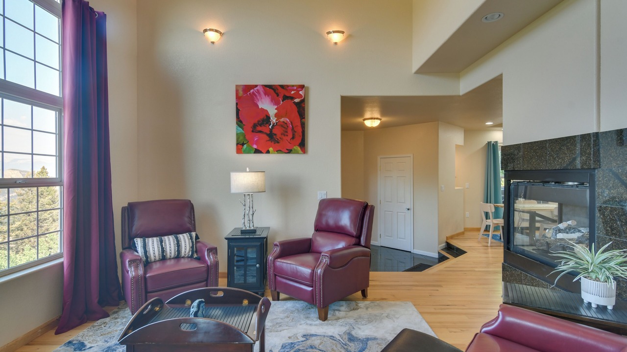 Photo of Livingroom in Kings Valley