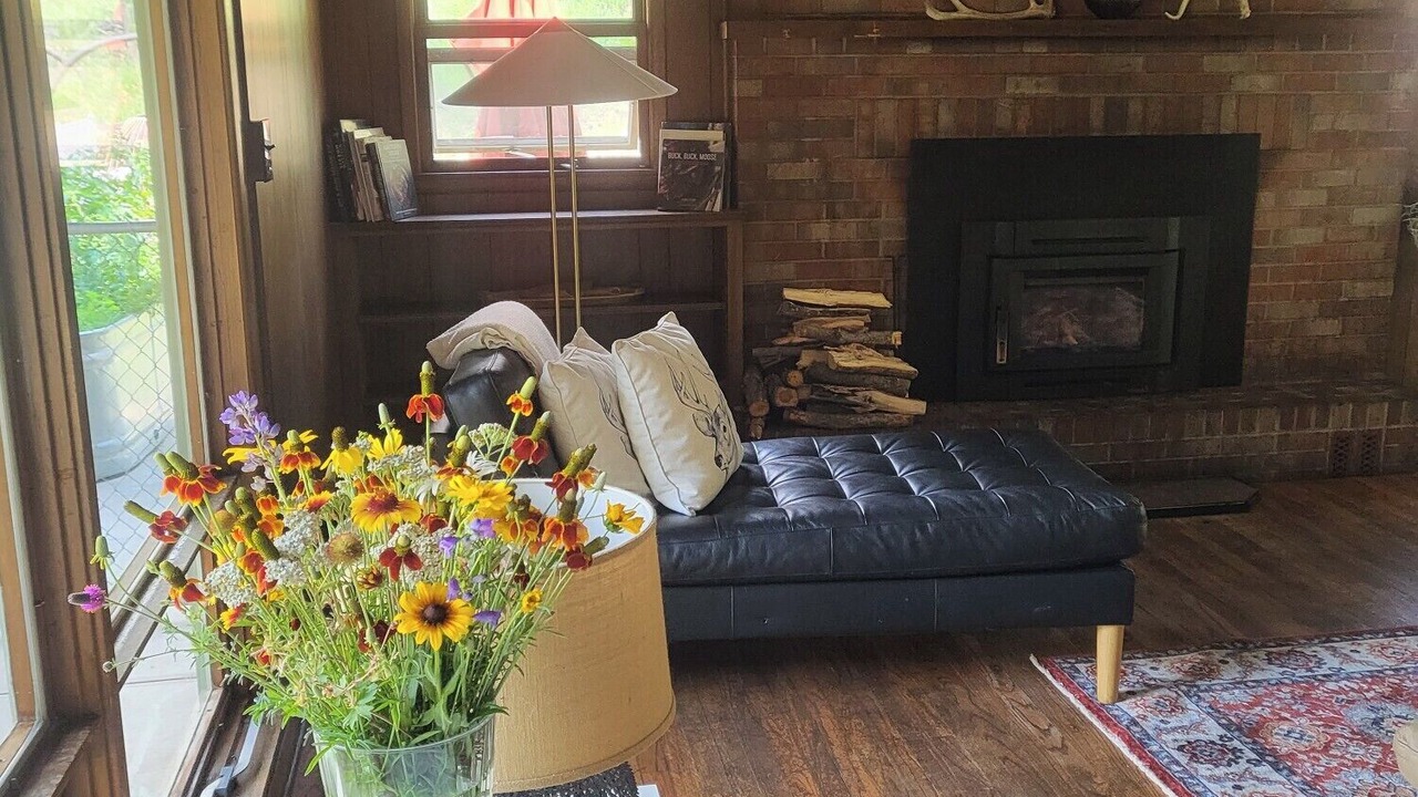 Photo of Livingroom in Drake