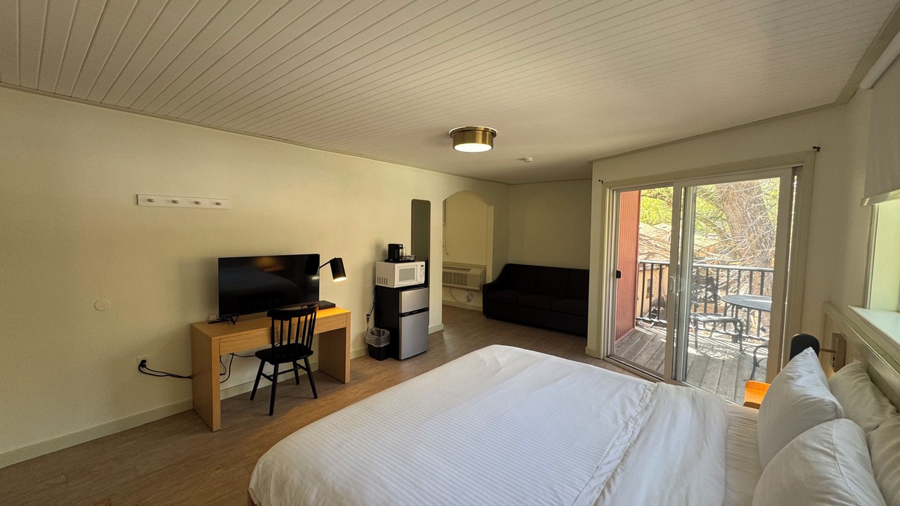 Photo of Bedroom in Manitou Springs Historic District
