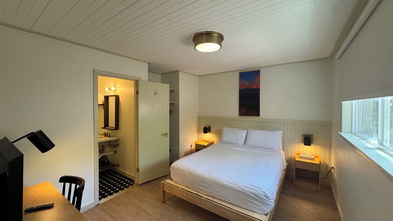 Photo of Bedroom in Manitou Springs Historic District