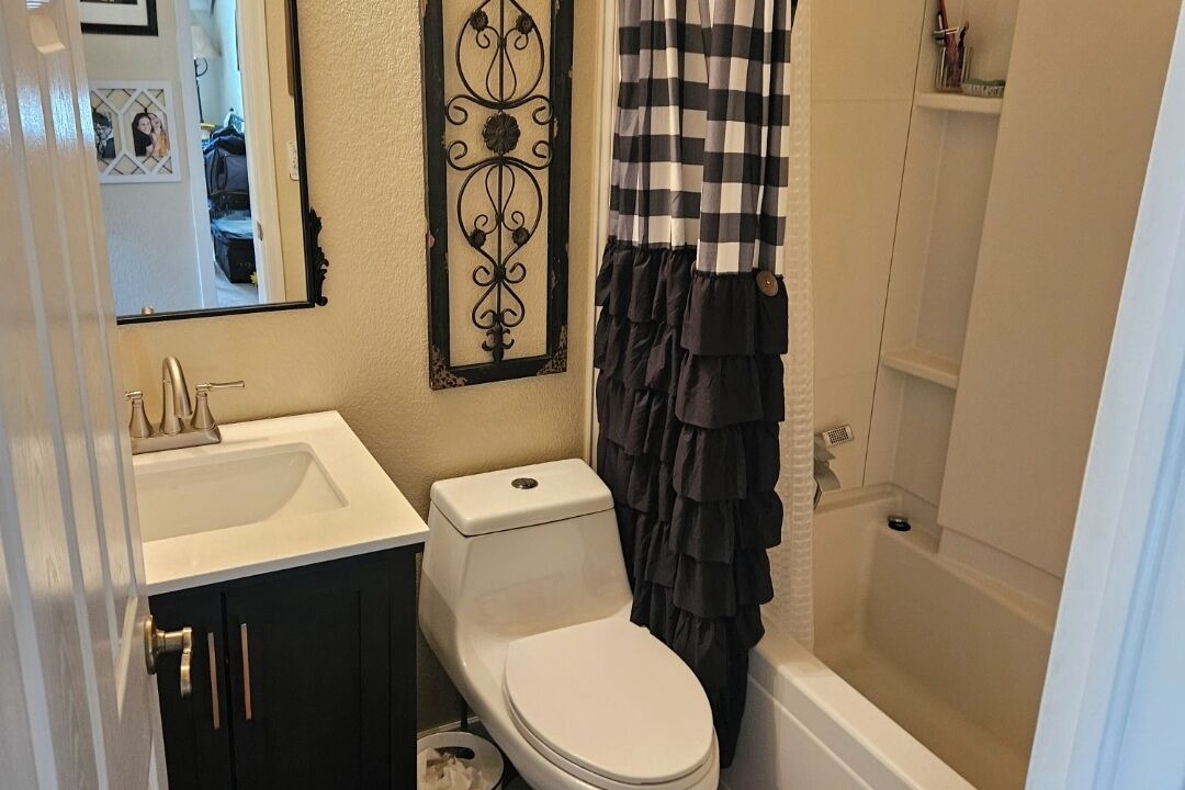 Photo of Bathroom in Ken Caryl