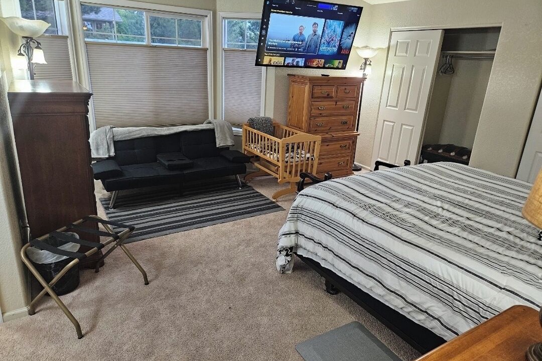 Photo of Bedroom in Ken Caryl