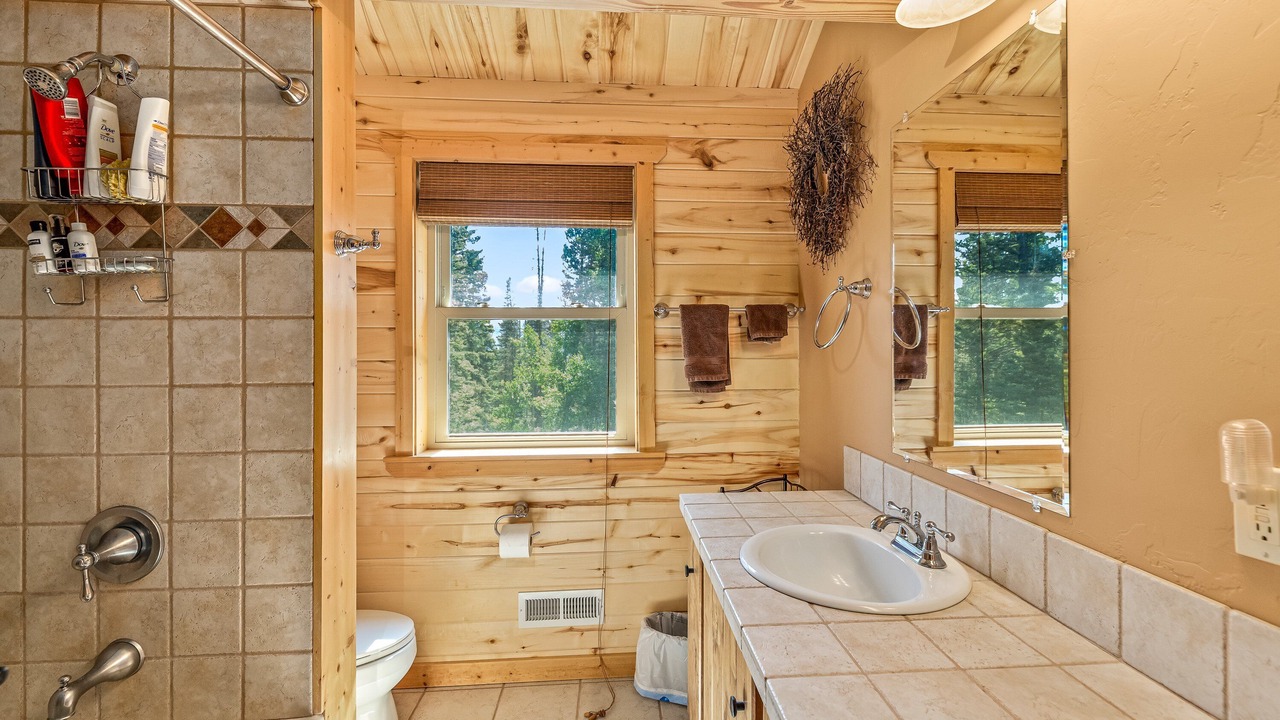 Photo of Bathroom in Cimarron