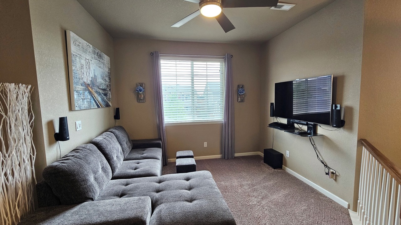 Photo of Livingroom in Aurora