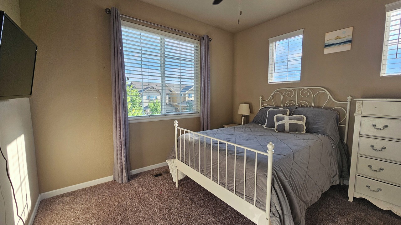 Photo of Bedroom in Aurora