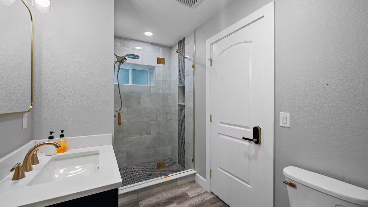 Photo of Bathroom in Uptown