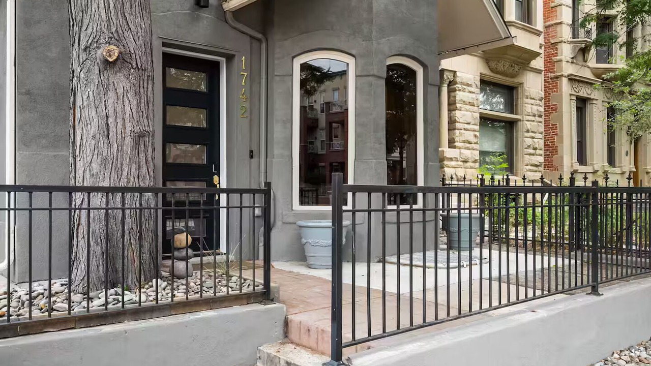 Photo of Outdoor in Uptown