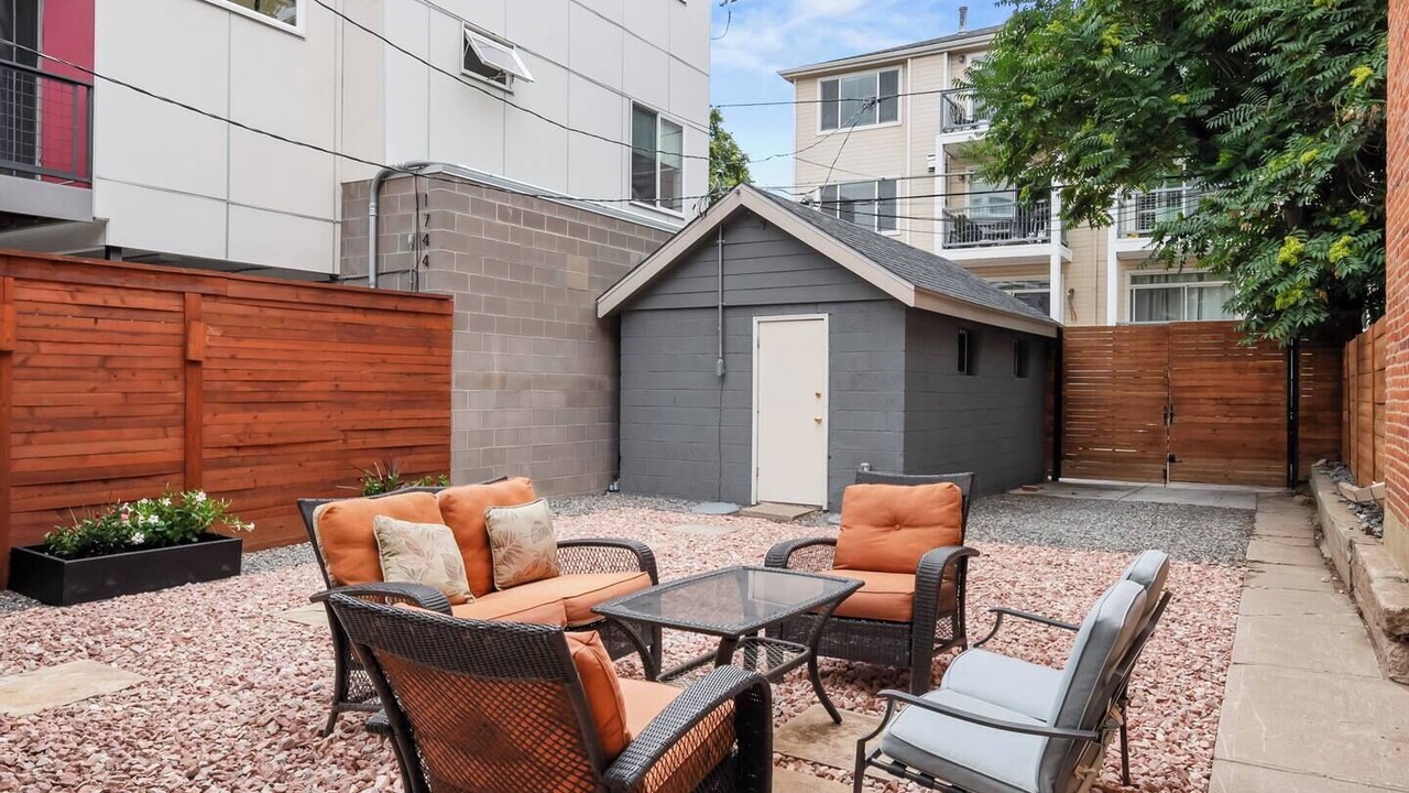 Photo of Outdoor in Uptown