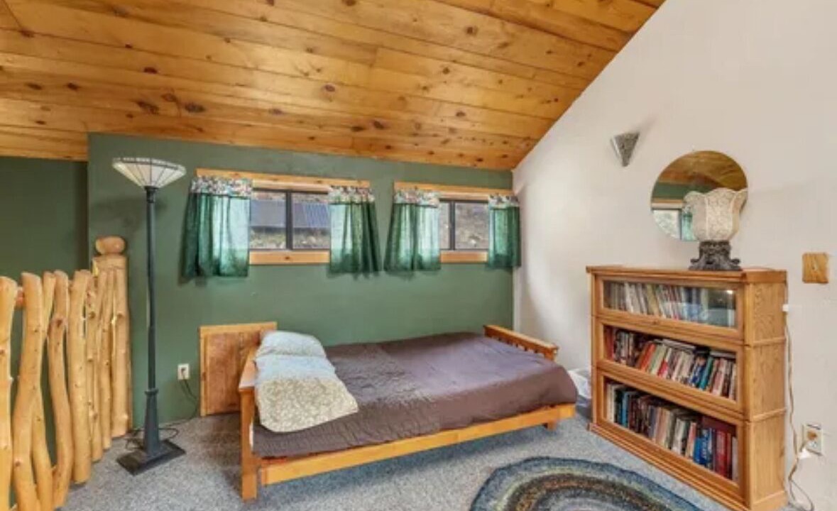 Photo of Bedroom in Hesperus