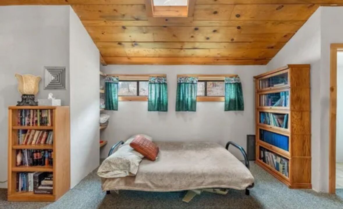 Photo of Bedroom in Hesperus