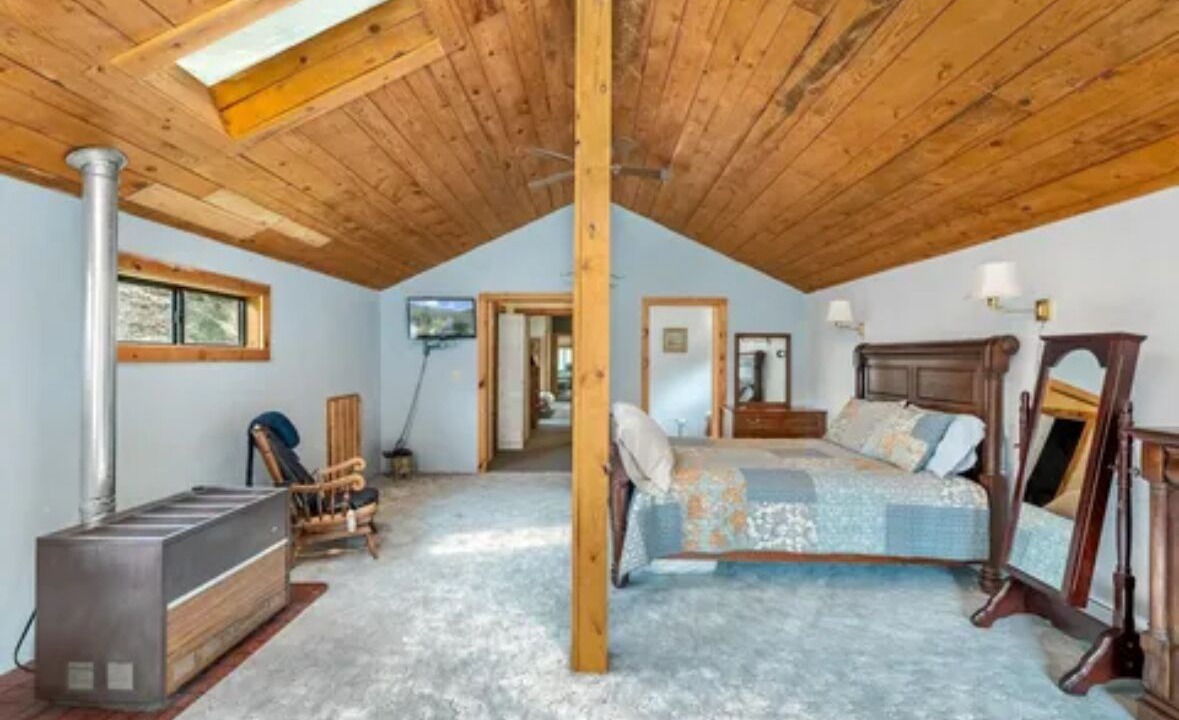 Photo of Bedroom in Hesperus