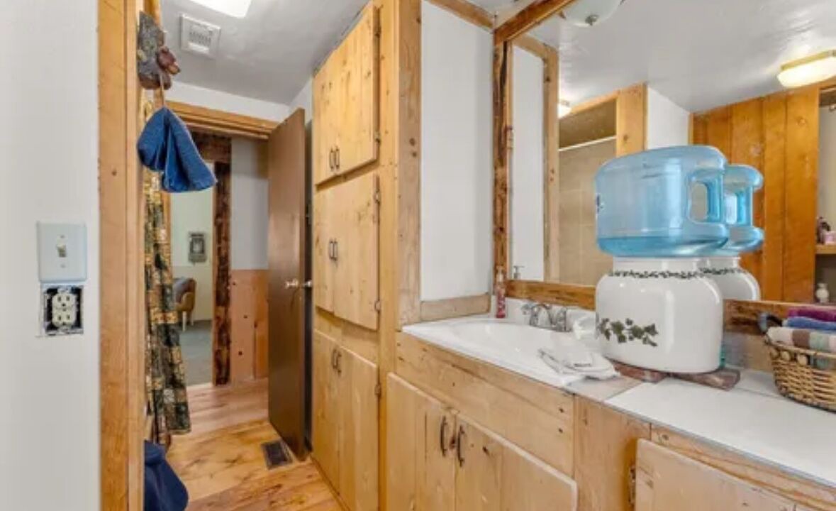 Photo of Bathroom in Hesperus