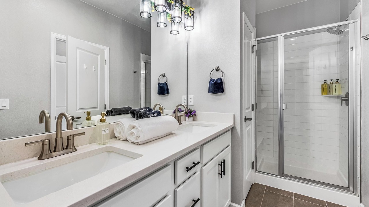 Photo of Bathroom in Dupont