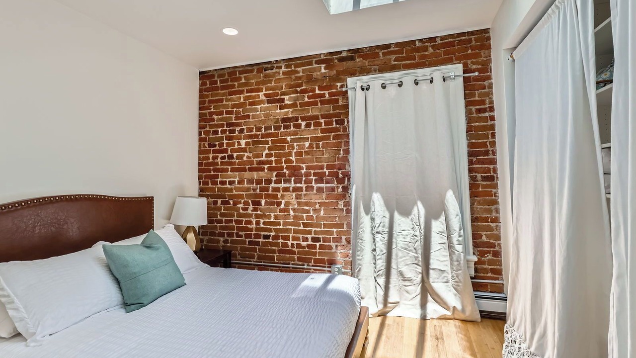 Photo of Bedroom in Curtis Park