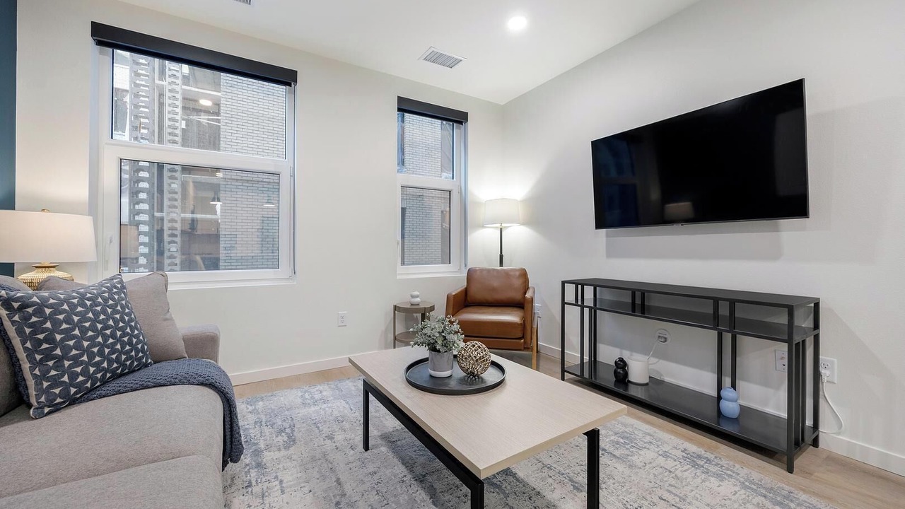 Photo of Livingroom in Civic Center