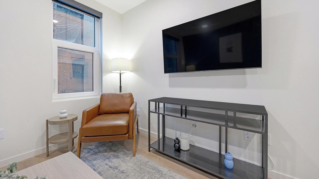 Photo of Livingroom in Civic Center