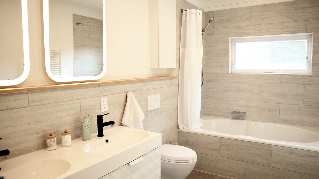 Photo of Bathroom in Larkspur