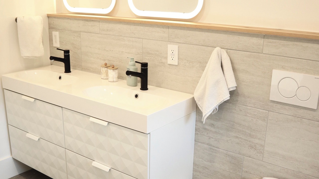 Photo of Bathroom in Larkspur