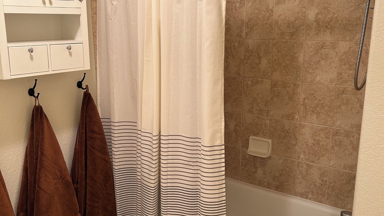 Photo of Bathroom in Dakota Ridge - Northbriar