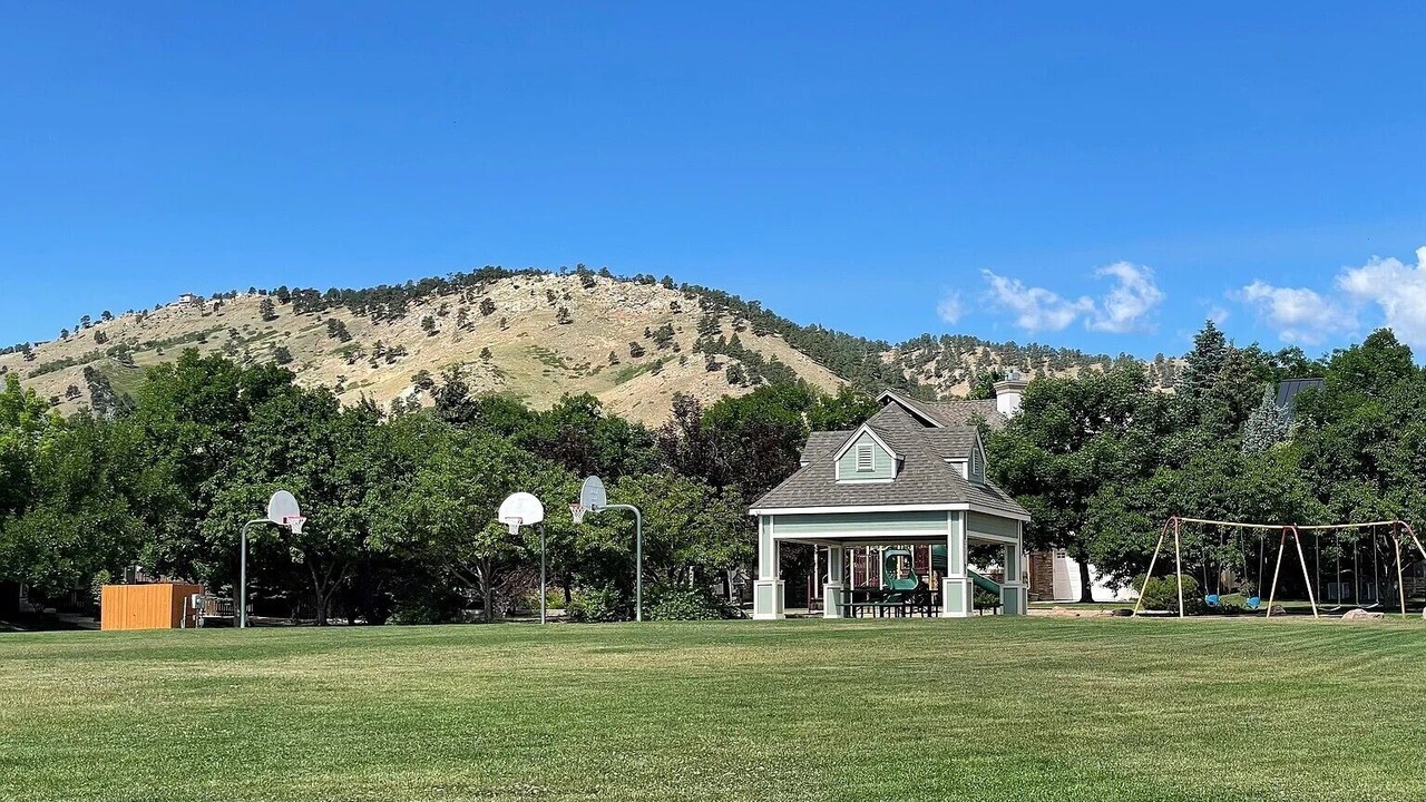 Photo of Others in Dakota Ridge - Northbriar