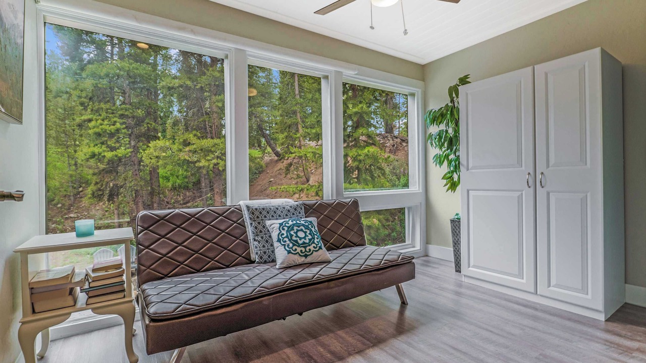 Photo of Livingroom in Breckenridge Heights