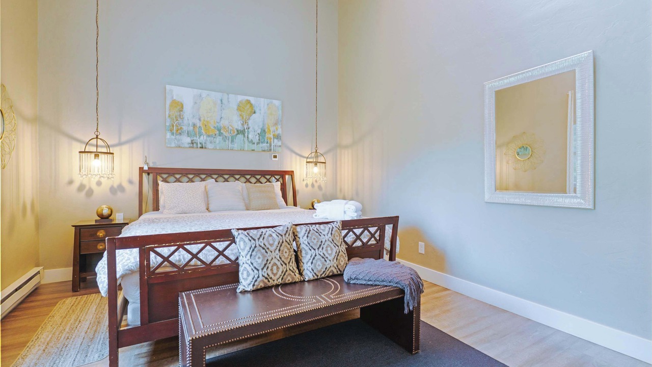 Photo of Bedroom in Breckenridge Heights