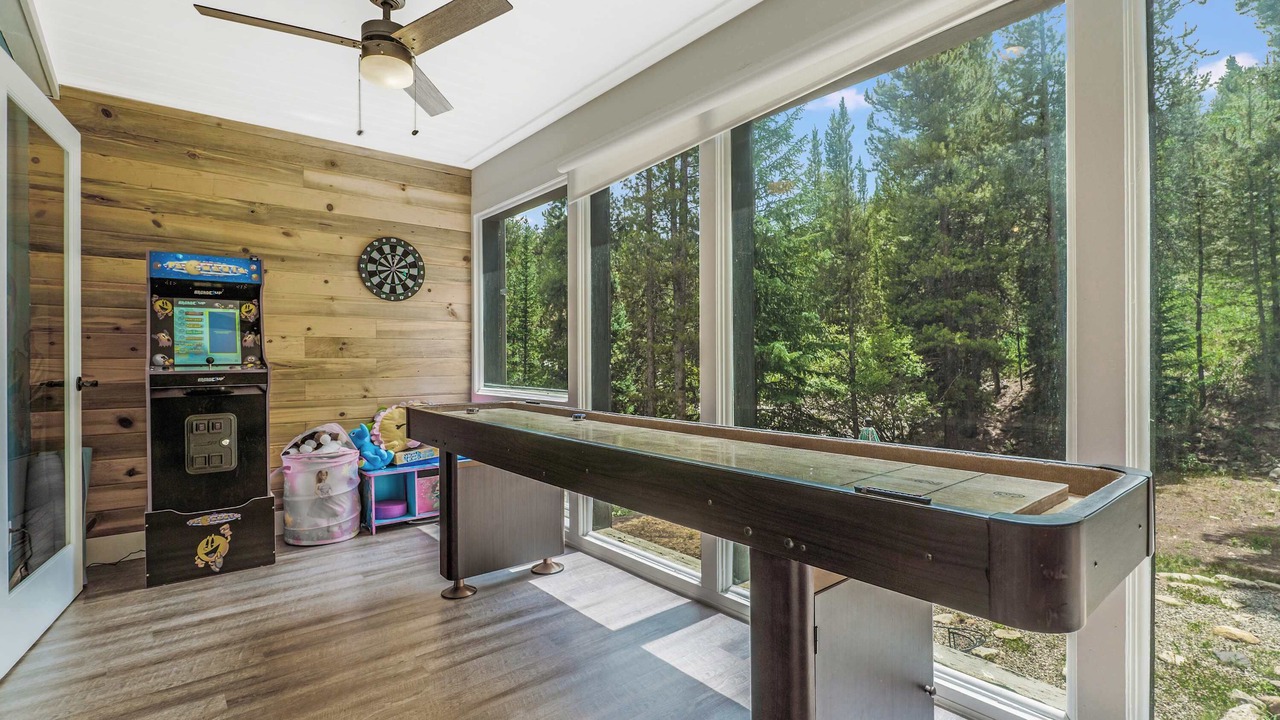 Photo of Bedroom in Breckenridge Heights
