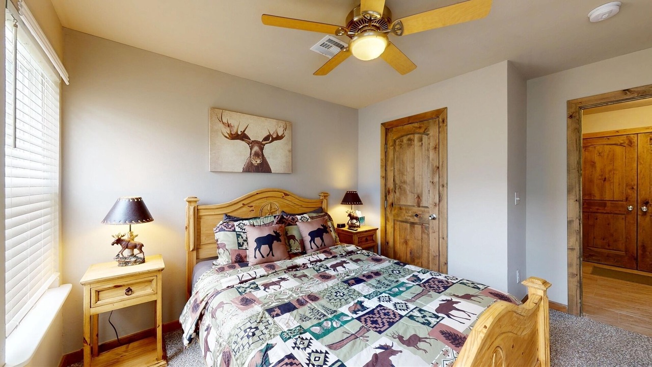 Photo of Bedroom in Crested Butte South