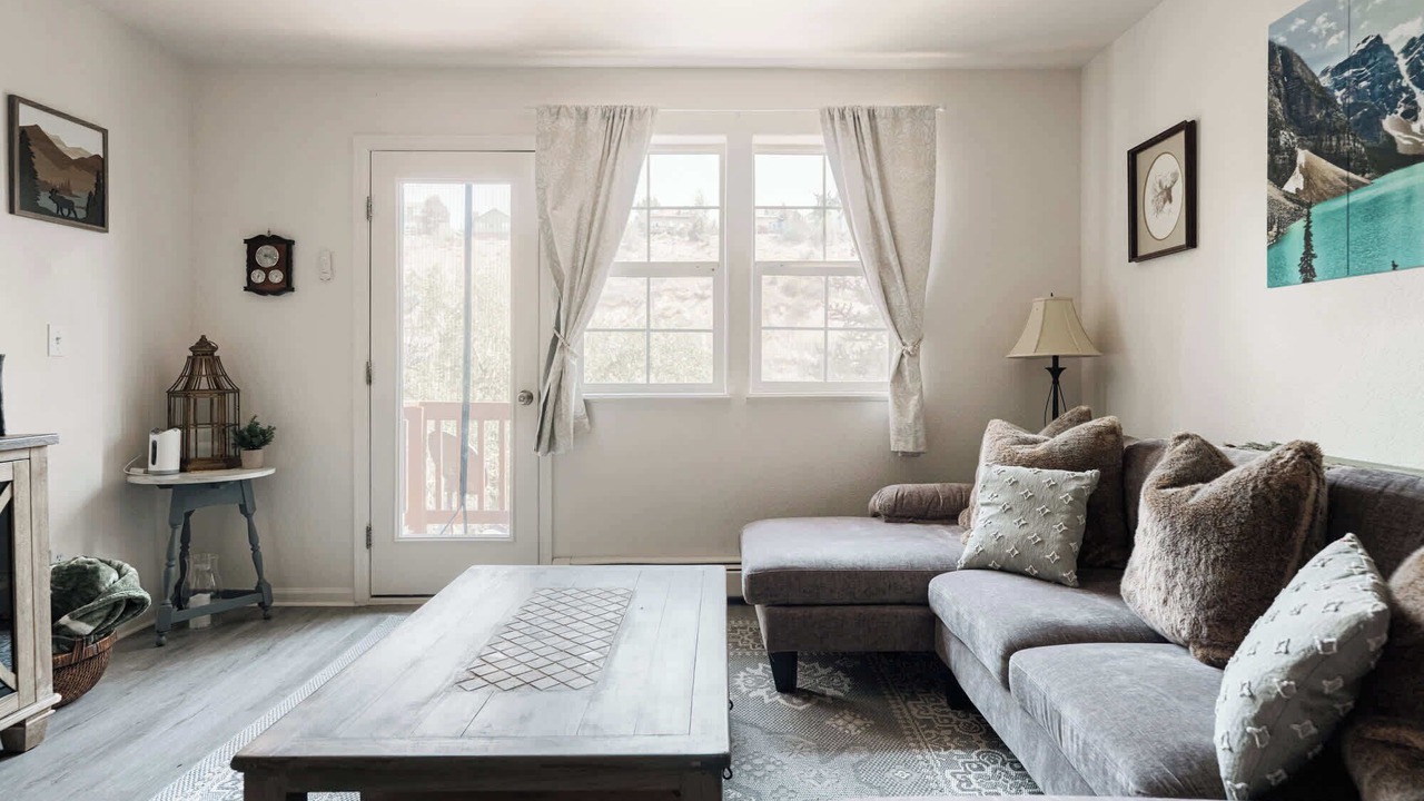 Photo of Livingroom in Eagle