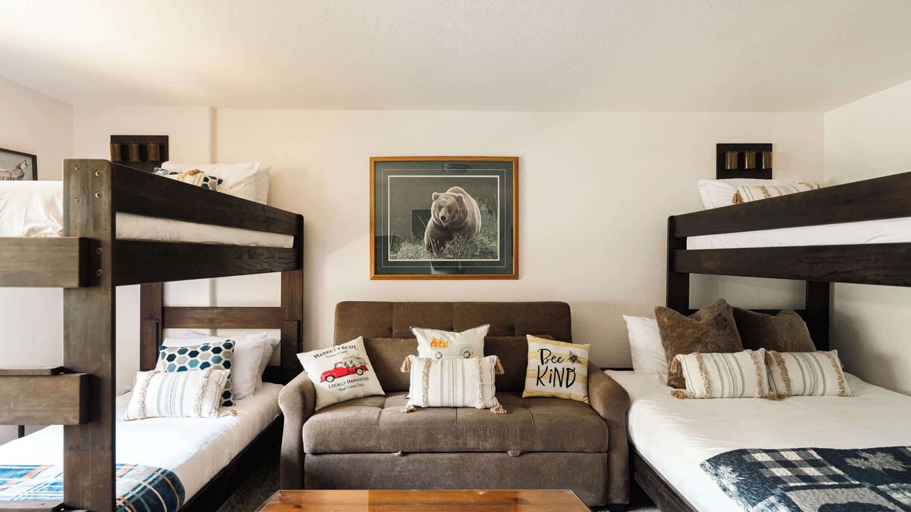 Photo of Bedroom in Eagle